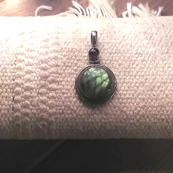 Labradorite, Garnet, and Silver  Pendant - Picture 5 of 8